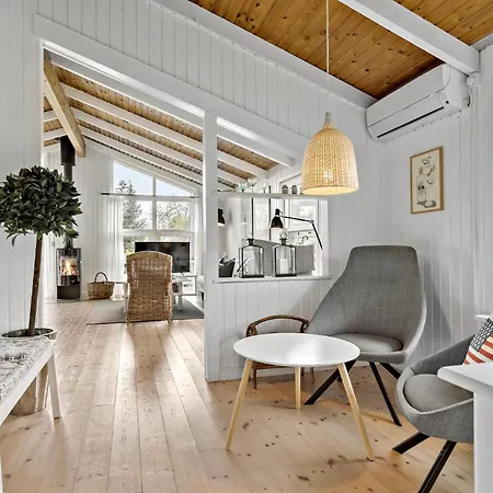 Holiday home 4 Bedroom Gorgeous In Ebeltoft