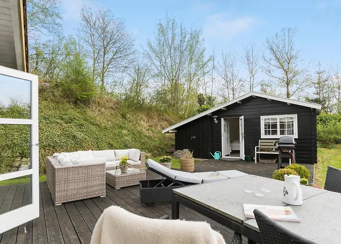 4 Bedroom Gorgeous In Feriehus *